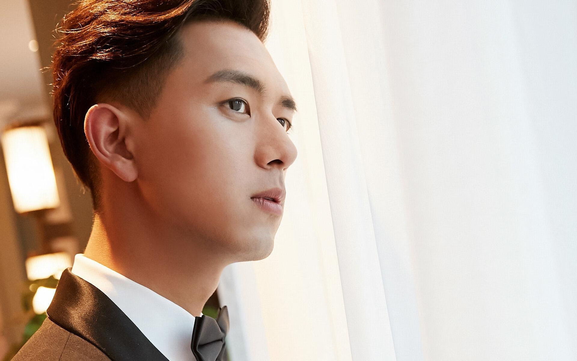 华体会app-麦克沃伊触壁瞬间领先半身优势，麦克沃伊女友